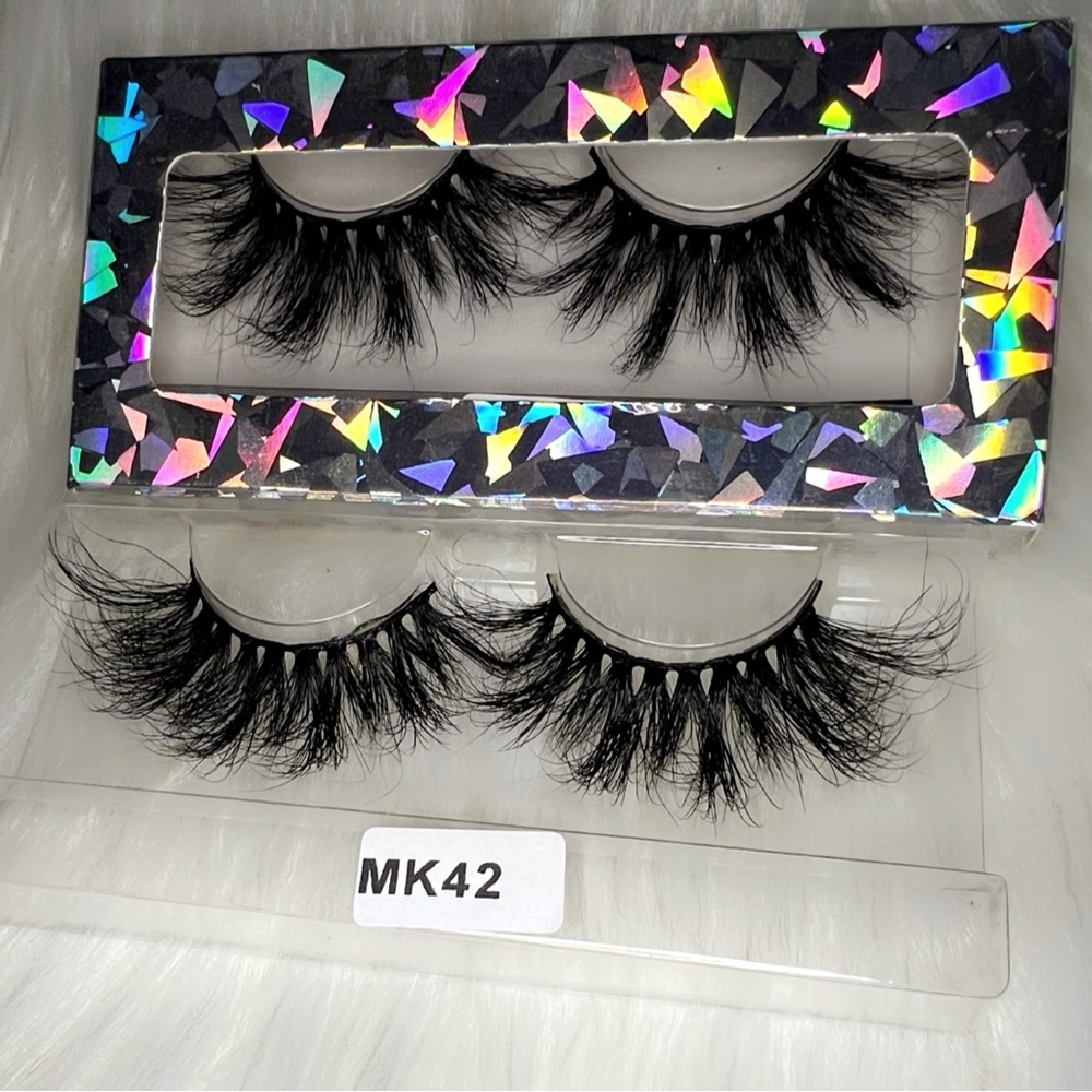 Mink Lashes - Picture 5 of 7